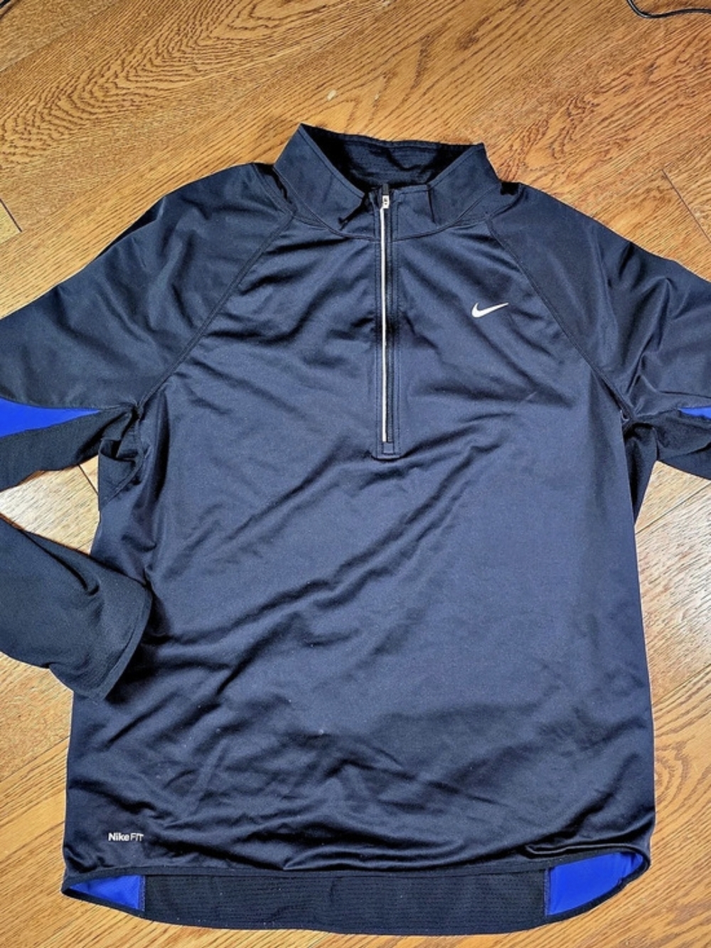 Nike FIT DRY 1/4 Pullover - Size L